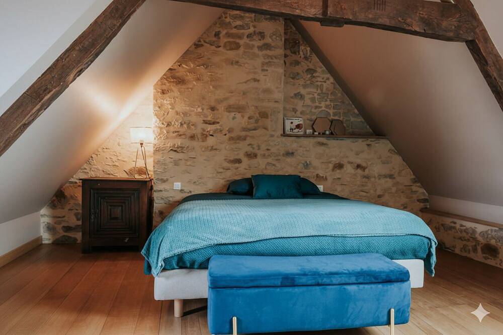 Trois étages d'un hôtel particulier du Xviie siècle classé monument historique in Landerneau, Région de Brest