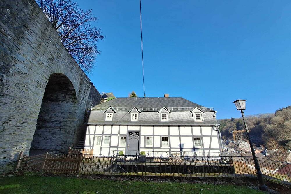 Geheel appartement, Stachelburg - apartment with fireplace room- apartment with terrace  in Monschau, Naturpark Hohes Venn-Eifel