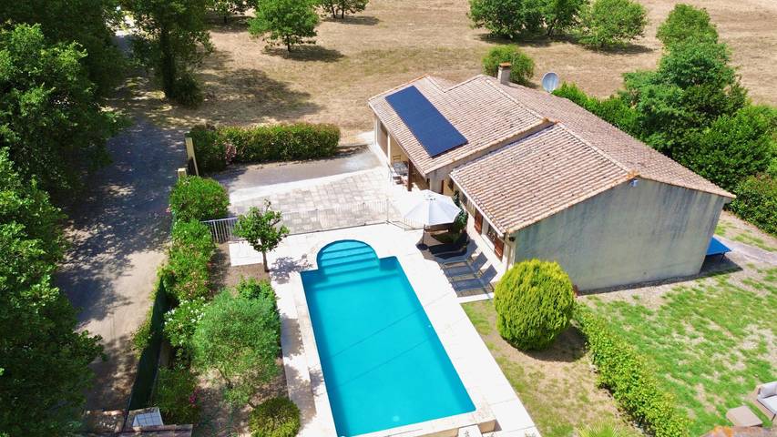 Villa pour 4 personnes, avec terrasse ainsi que jardin et piscine dans l' Hérault - 3