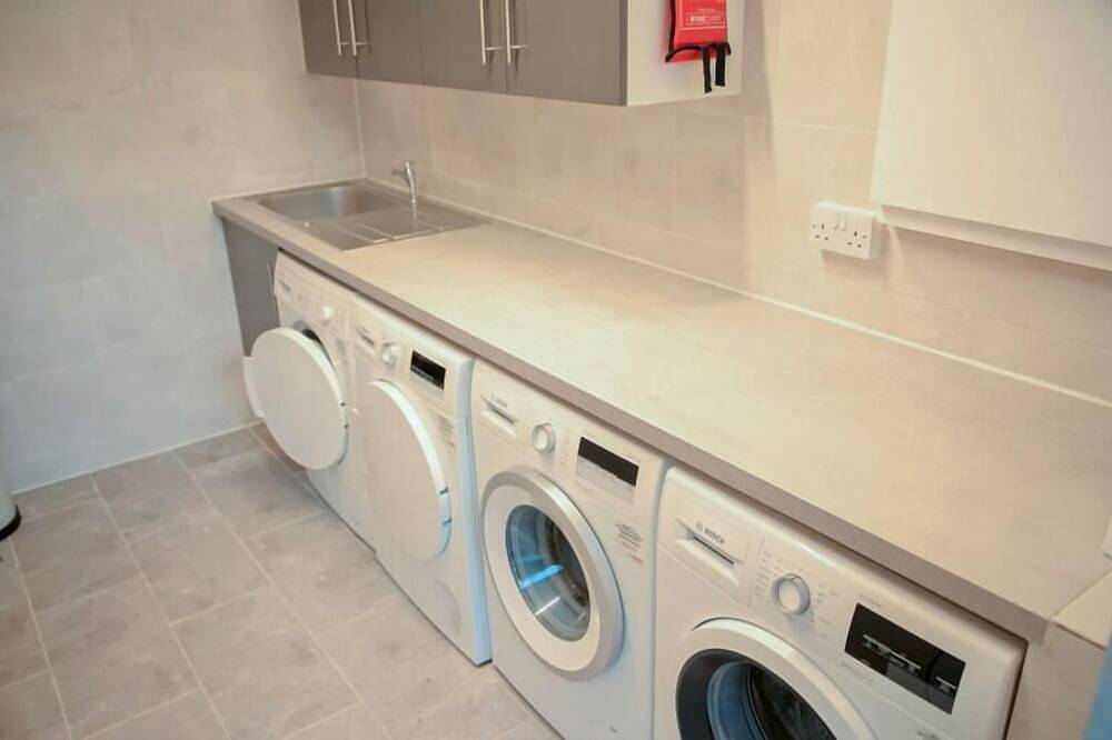 Ganze Wohnung, Light, Bright Apartment Tucked Away by Bordeaux Harbour in Guernsey