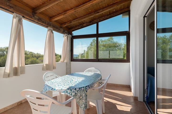 Entire apartment, Apartment 'Zio Tonino' with Private Terrace, Wi-Fi and Air Conditioning in Pittulongu, Olbia