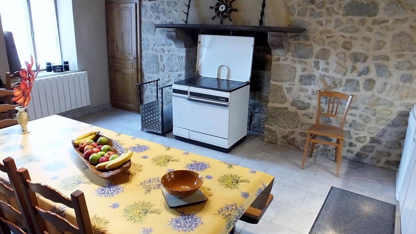 Gite Le Mery (23G1376) in La Serre-Bussière-Vieille, Région d'Aubussargues