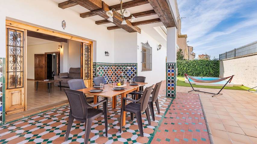 Chalet para 8 personas, con piscina además de balcón/terraza y jacuzzi en Vega de Granada - 3