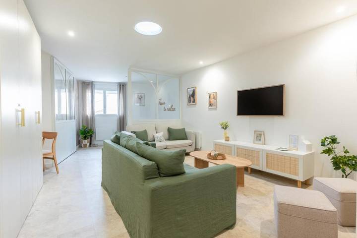 Gîte pour 6 personnes, avec terrasse dans Nieuil-l'Espoir