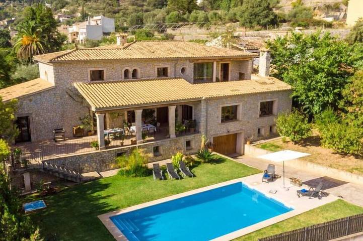 Ferienhaus für 10 Personen, mit Whirlpool und Garten sowie Balkon und Pool - 1