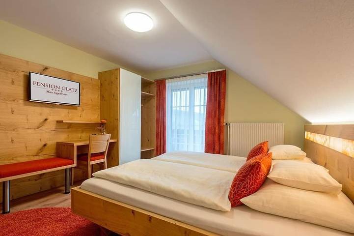 Familienzimmer - Glatz \"Haus Siegesbrunn\" in Bad Waltersdorf, Steirerland
