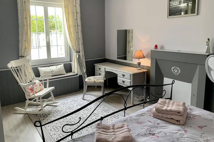 Location de vacances pour 8 personnes, avec jardin à Vernantes - 3