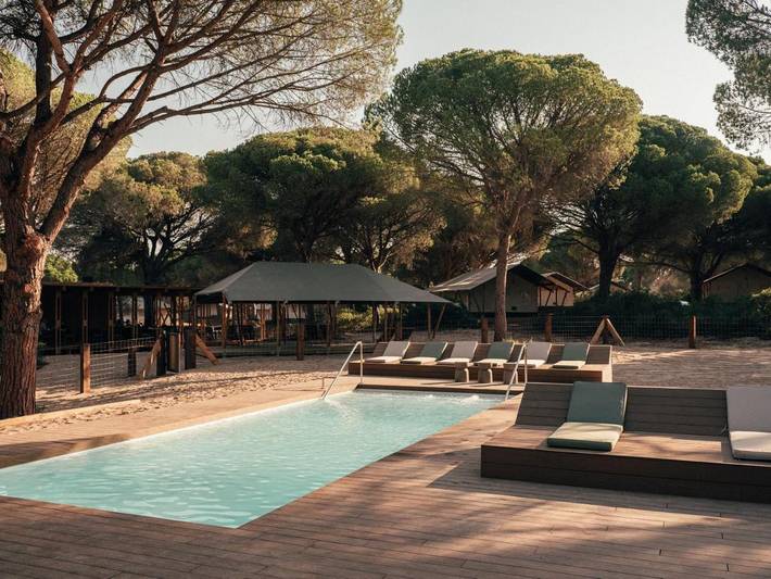 Lodge voor 4 personen, with tuin and terras as well as zwembad, met huisdier - 1