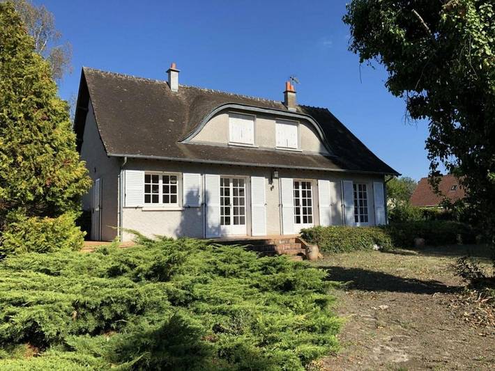 Gîte pour 4 personnes, avec terrasse à Yvoy-le-Marron