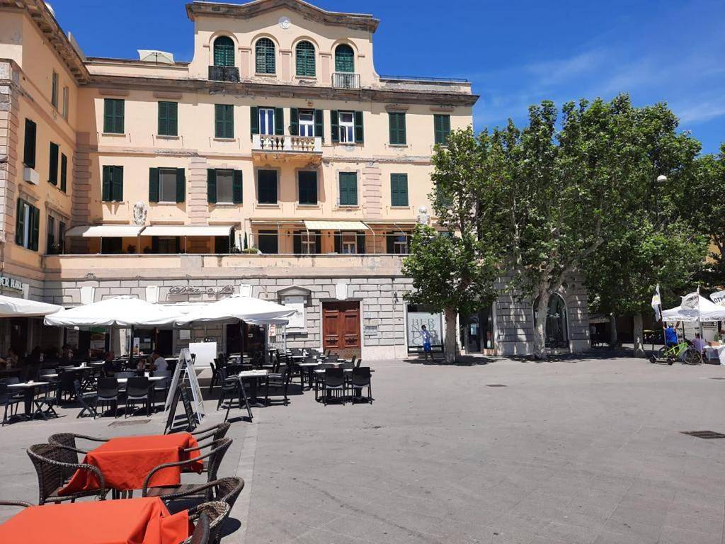 Appartamento intero, Two-Bedroom Apartment in Ostia, Roma