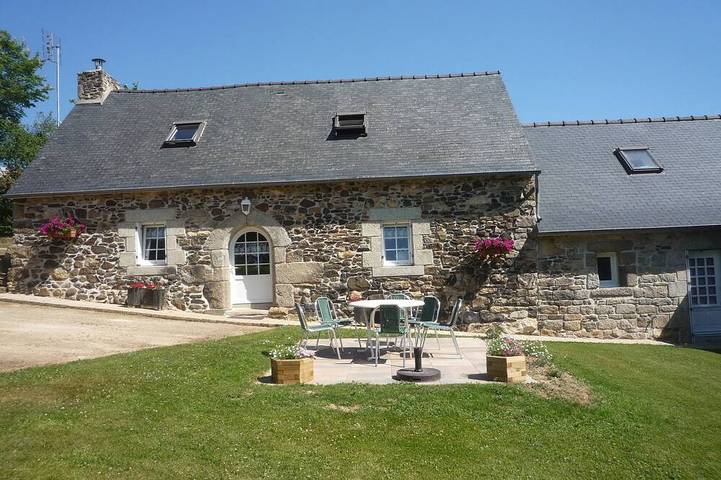 Gîte pour 6 personnes, avec Terrasse et Jardin dans Monts d'Arrée