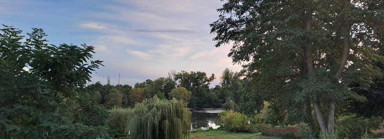 Location de vacances pour 5 personnes, avec jardin à Crouzilles