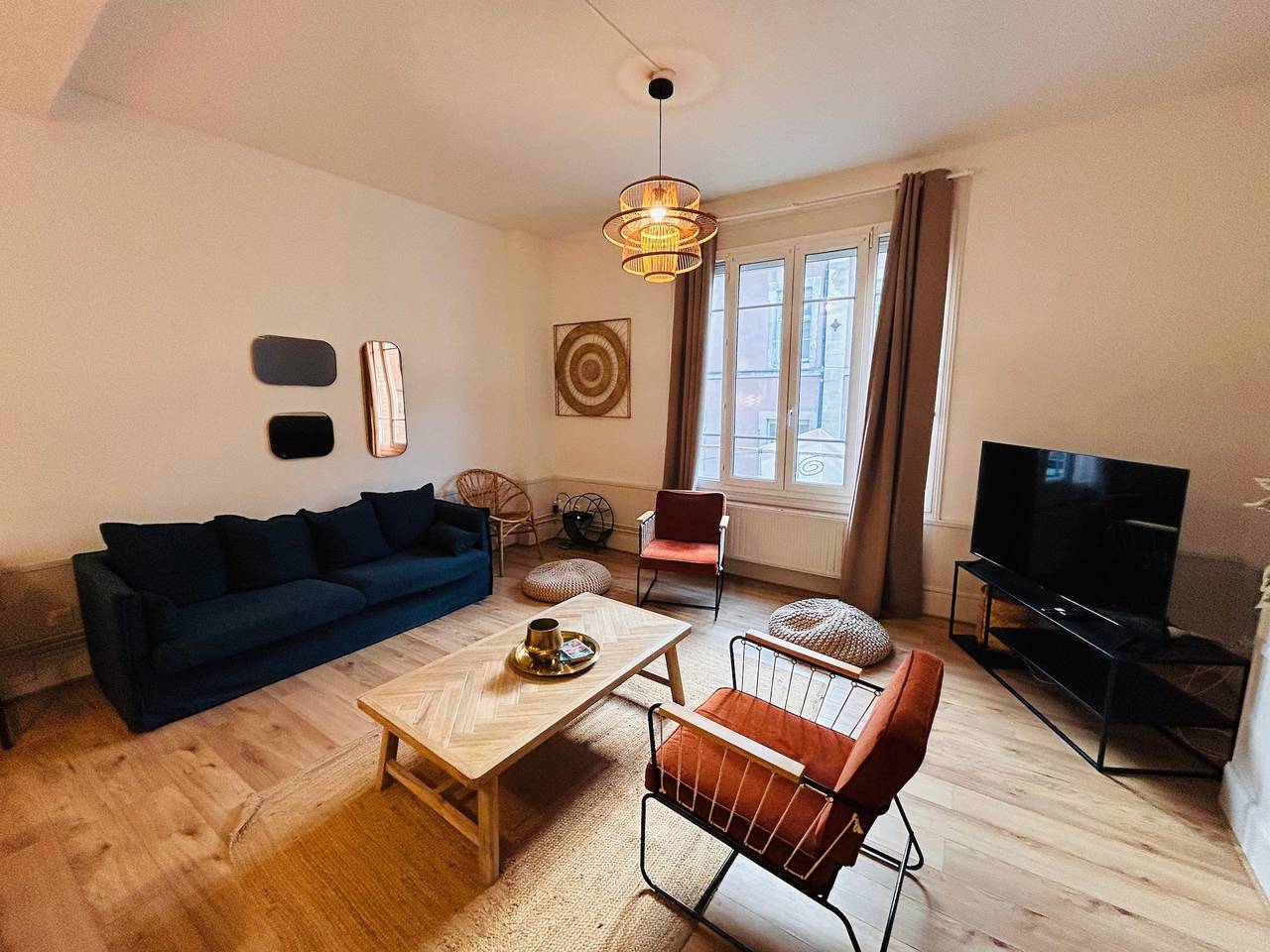 Ganze Wohnung, Le Millésime Barbatre | Centre-ville | 7 couchages in Reims, Marne