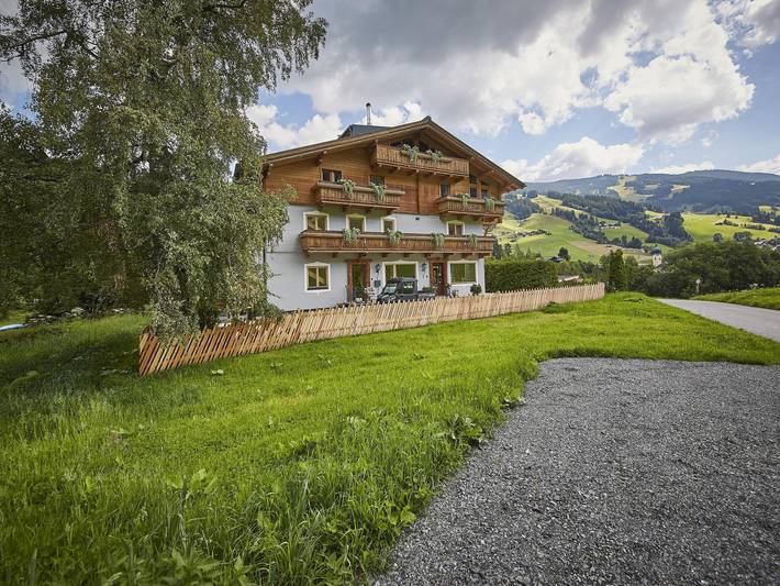 Hütte für 2 Personen, mit Balkon und Sauna in Saalbach