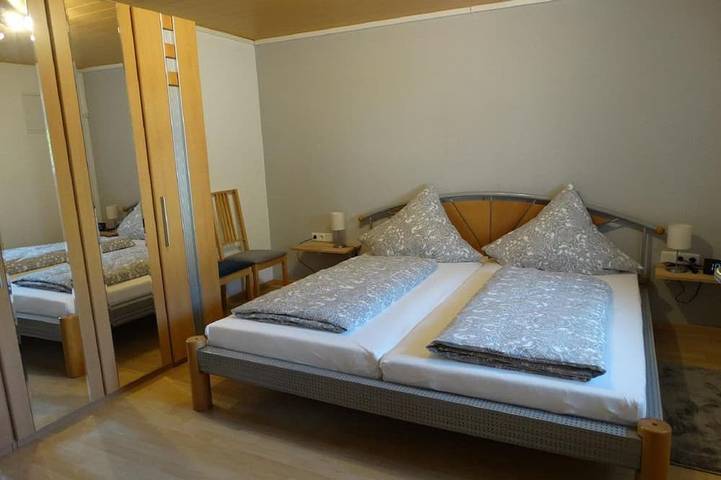 Ganze Wohnung, Ferienwohnung Christine - Appartement mit Sitzmöglichkeit im Freien in Mandelbachtal, Saarpfalz-Kreis