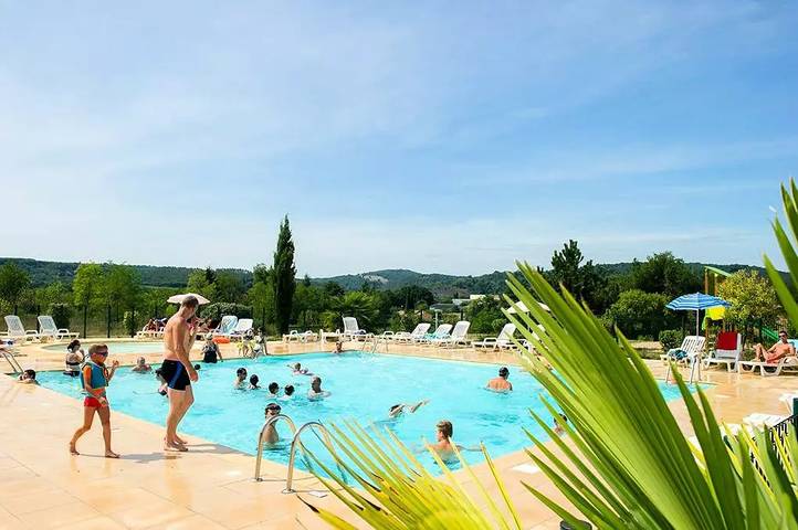 Villa pour 4 personnes, avec sauna ainsi que terrasse et piscine, animaux acceptés en Dordogne - 2
