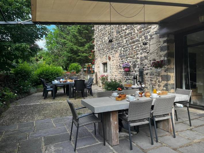 Location de vacances pour 3 personnes, avec piscine et jardin à Mareugheol - 2