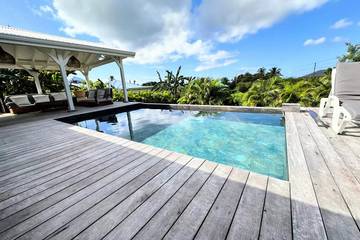 Location de vacances pour 6 personnes, avec jardin et piscine à Grand-Bourg