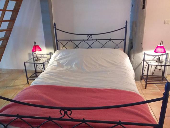 Maison d’hôte pour 3 personnes, avec jardin ainsi que terrasse et vue à Prayssas