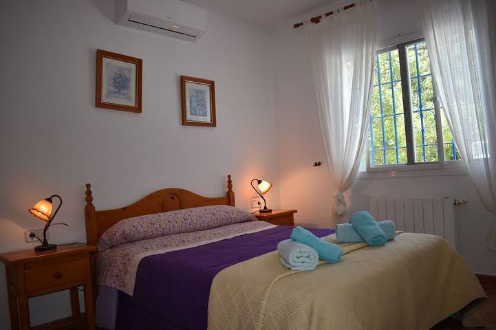 Villa La Frasca avec piscine privée pour 4 personnes et belle vue mer in Sayalonga, Cordillera Penibética