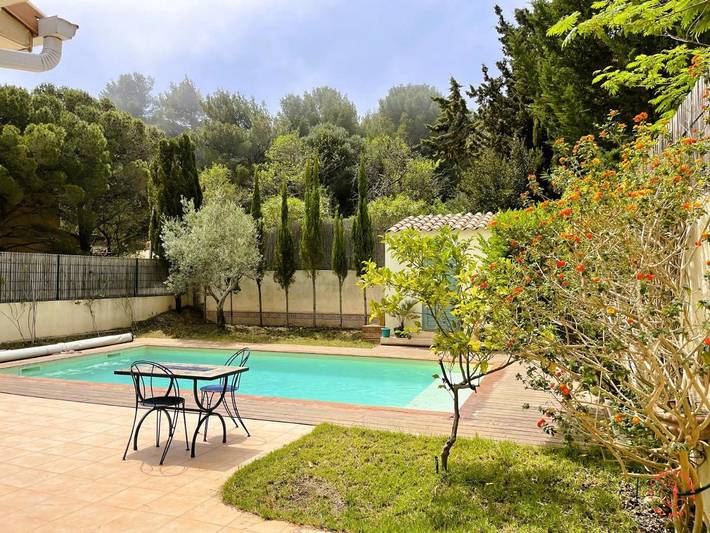 Location de vacances pour 8 personnes, avec jardin ainsi que piscine et terrasse dans La Franqui