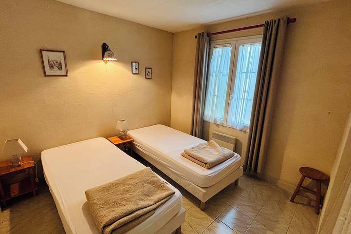 Ganze Wohnung, Le Thym house 500 meters from the village with private parking. in Moustiers-Sainte-Marie, Verdonschlucht