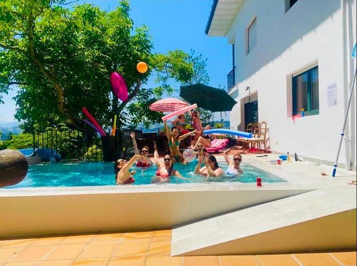 Chalet para 12 personas, con piscina y piscina para niños además de jardín y vistas en Cantabria - 3