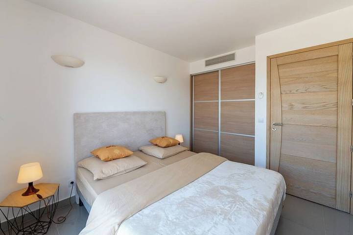 Villa Californiana En Un Marco Exótico in Rognac, Costa mediterránea (Francia)