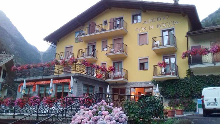 Hôtel, avec Balcon et Terrasse ainsi que Jardin et Vue à Comune di Gaby