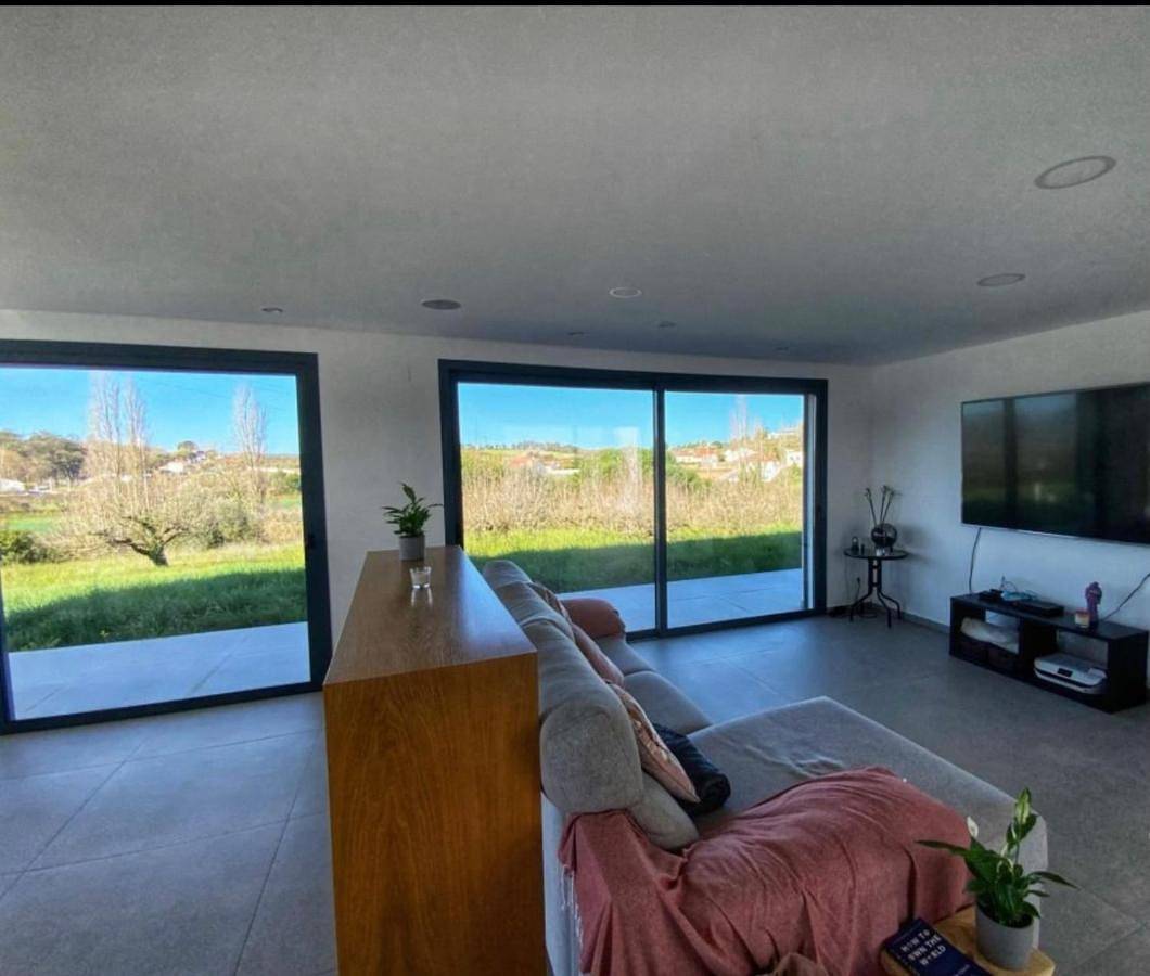 Three-Bedroom House in Bombarral, Leiria distrito