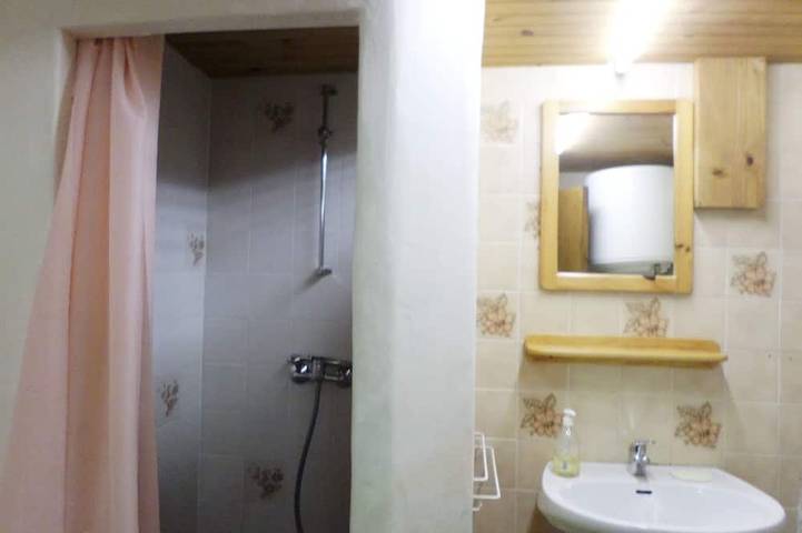 Gîte pour 5 personnes, avec jardin à Sénéchas - 3