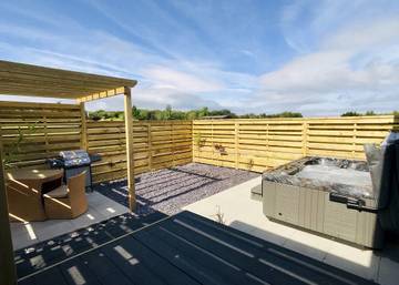 Chalet for 2 People in Mid-Wales, Ceredigion, Photo 3