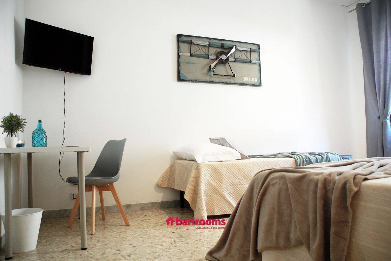 Appartement entier, Barirooms - Triple room Central Station  in Bari, Province de Bari