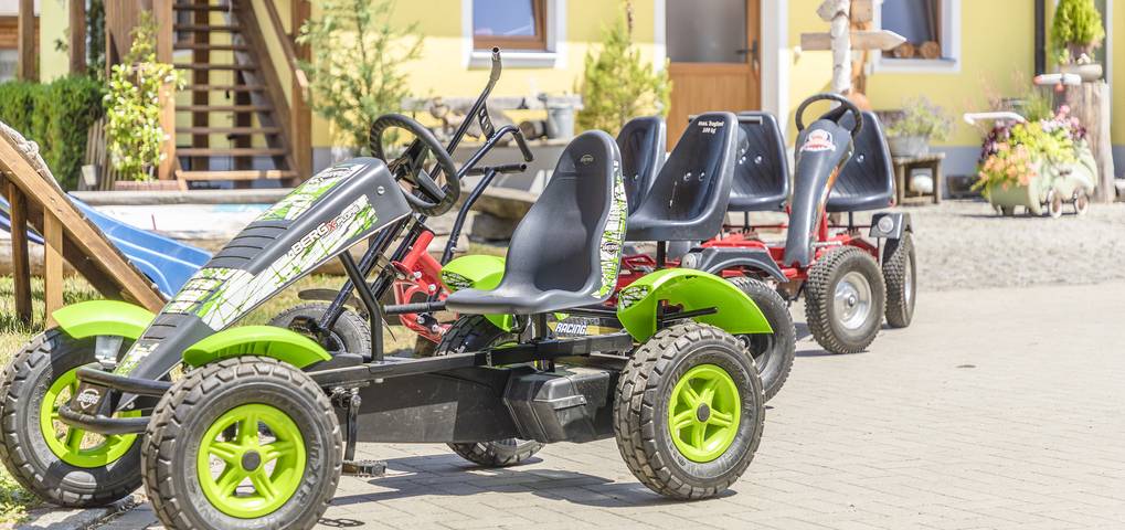 Ferienwohnung für 4 Personen, mit Balkon und Balkon/Terrasse sowie Terrasse und Garten in Regenstauf