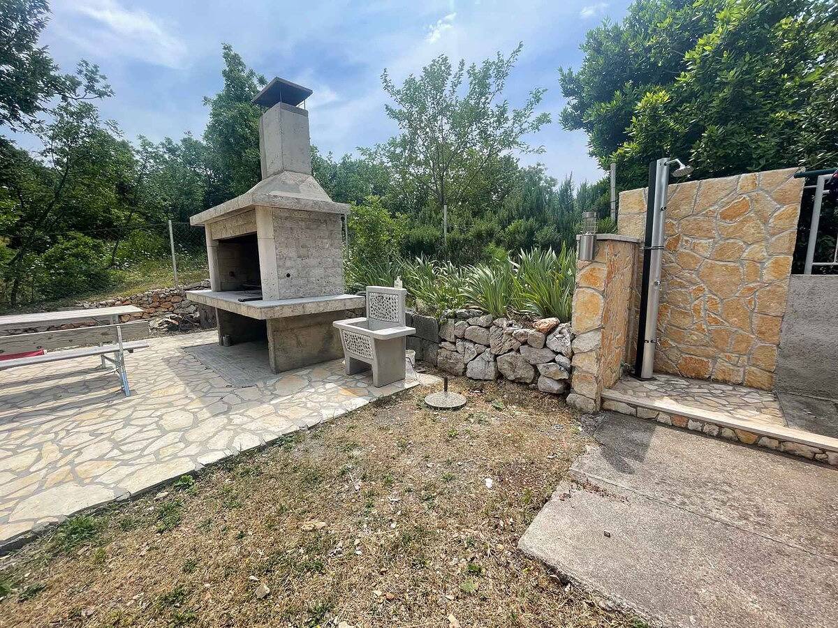 Appartement entier, Charmant appartement de 130 m², à seulement 2 km de la plage de Vodna in Jadranovo, Primorje-Gorski Kotar