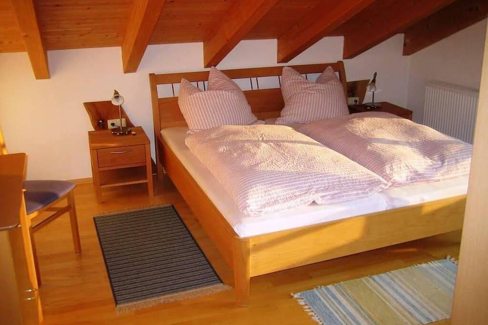 Apartamento entero, (1) Apartamento de dos habitaciones 42 m 2, ducha / Wc, dormitorio adicional, cocina americana, balcón in Reit im Winkl, Alpes Bávaros