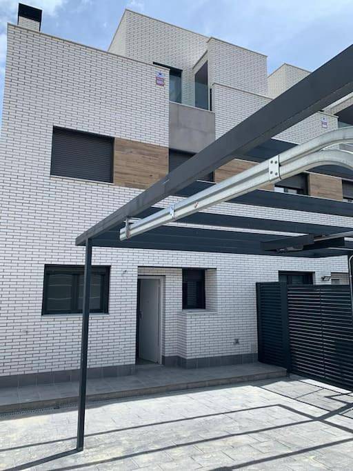 Chalet para 10 personas, con jardín además de piscina y vistas, Se admiten mascotas en Provincia de Madrid - 4