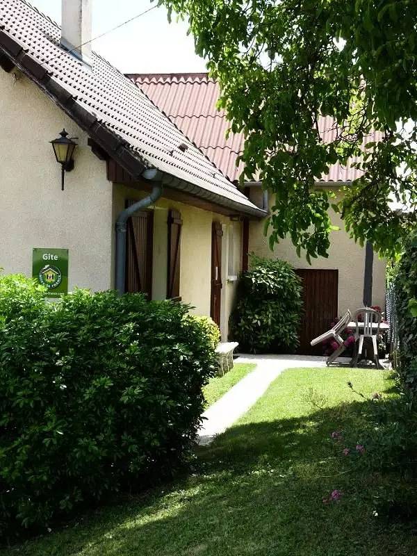 Gîte pour 4 personnes, avec terrasse dans Marne