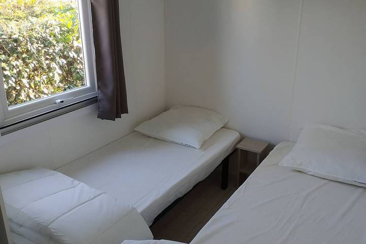 Camping pour 6 personnes, avec piscine, animaux acceptés dans Lac de Biscarrosse