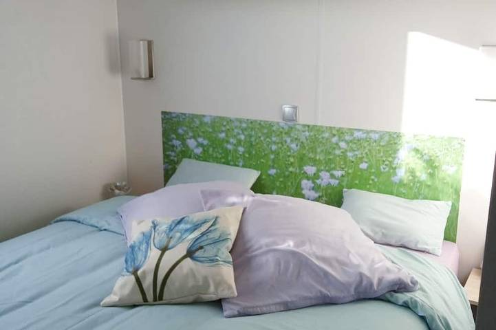 Location de vacances pour 6 personnes, avec terrasse ainsi que jardin et piscine à Biville-sur-Mer - 2