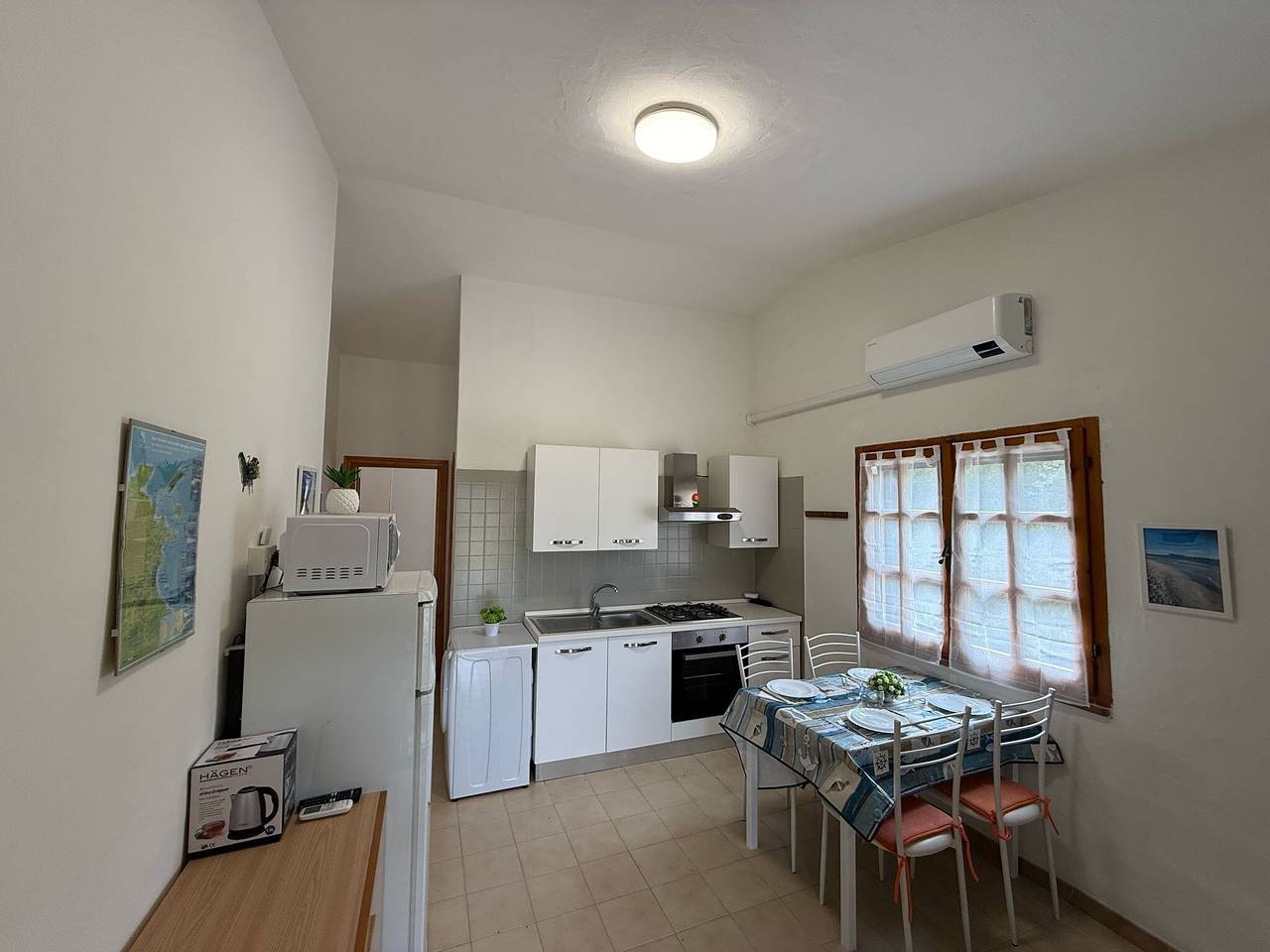 Appartamento intero, Appartamento 'Casa Bougainville Cala D'Ambra' con Vista Mare, Wi-Fi e Aria Condizionata in San Teodoro, Olbia-Tempio