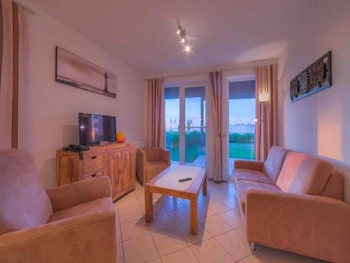 Ferienwohnung für 4 Personen, mit Terrasse und Garten sowie Sauna in Röbel-Müritz