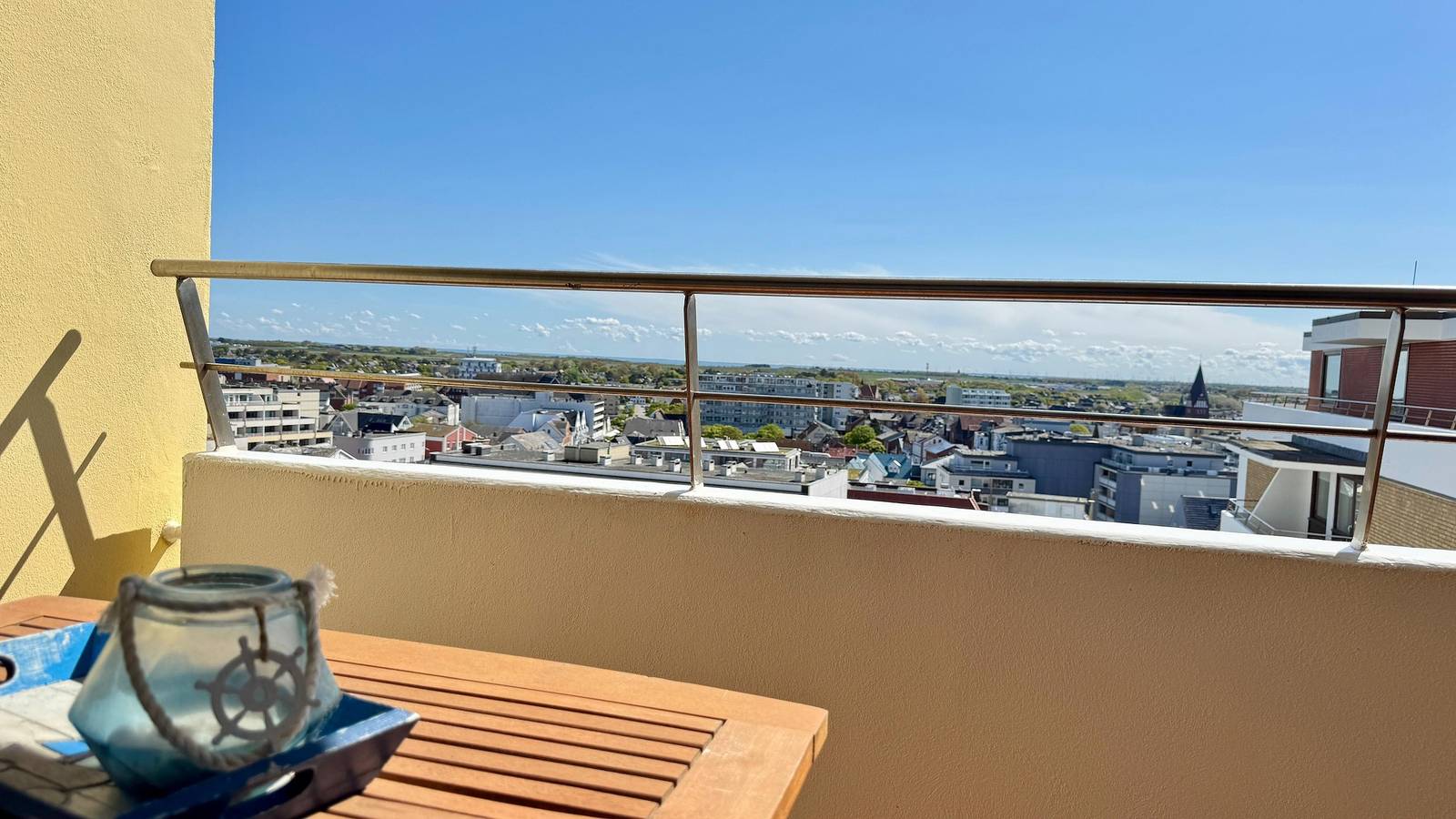 Ganze Ferienwohnung, 1-194,  traumhafter Blick über Westerland im Haus Metropol, 8. Etage in Westerland, Sylt (Gemeinde)