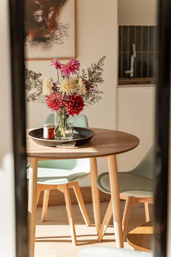Two-Bedroom Apartment with Terrace in Saint-Marcel-de-Félines, Région de Roanne