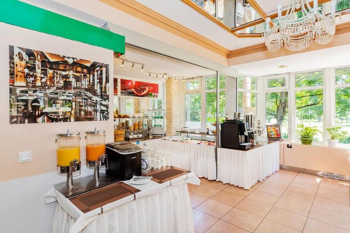 Hotel für 3 Personen, mit Balkon und Terrasse sowie Ausblick in Hattersheim am Main - 4