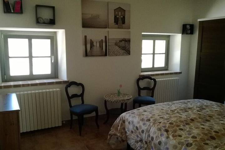 Accogliente appartamento in un casale di campagna con piscina privata e jacuzzi in Fossombrone, Valle del Metauro