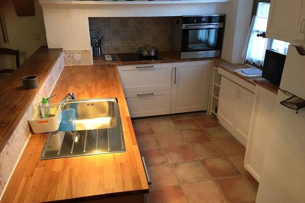 Le Mazette - authentique mas provençal, 4 chambres ,9 personnes in Auriol, Côte méditerranéenne (France)