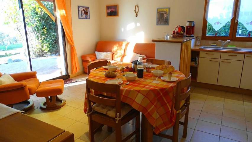 Location de vacances pour 5 personnes, avec vue et jardin à Villeneuve-de-Rivière - 4