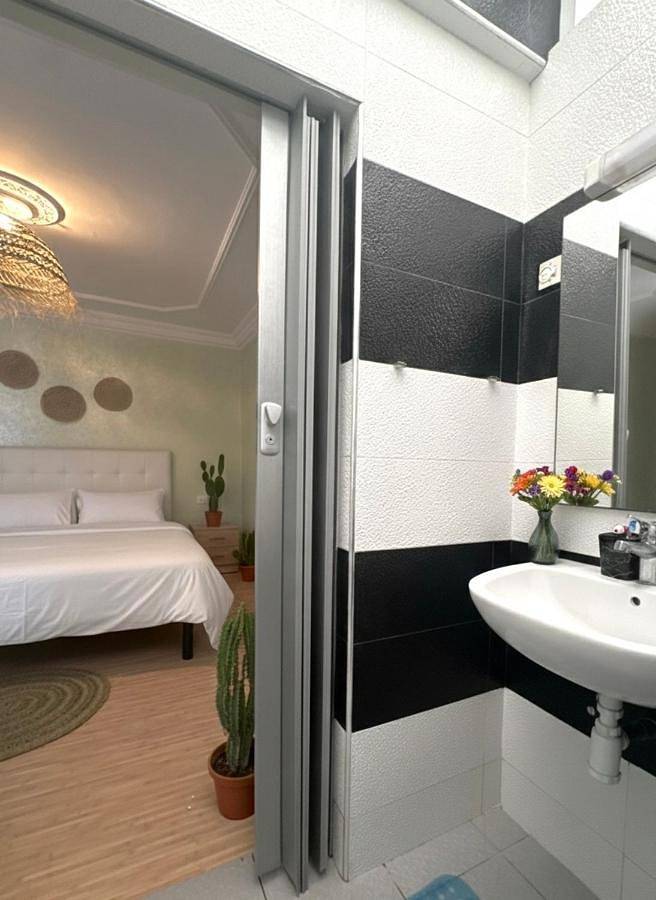 Chambre d’hôte pour 2 personnes, avec terrasse ainsi que jardin et jacuzzi à Agadir - 4