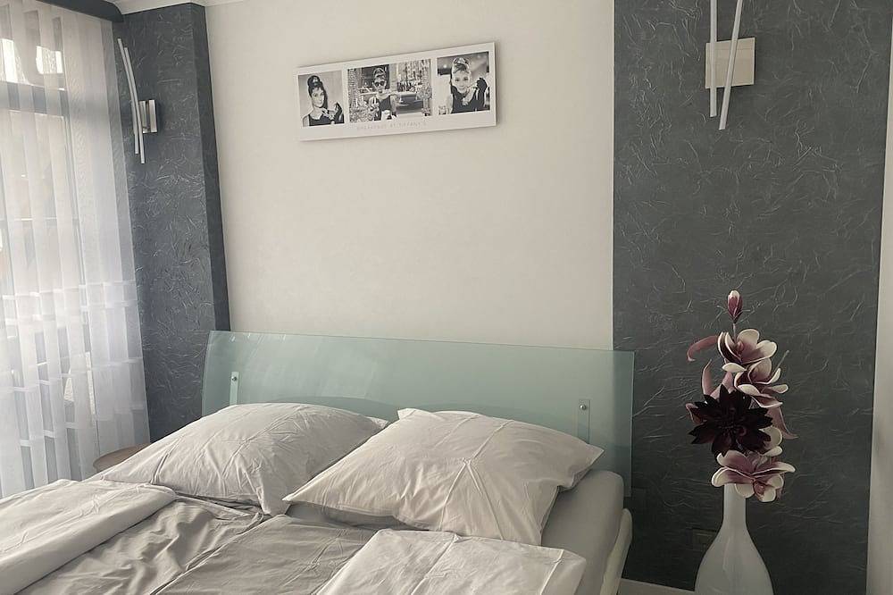 Ganze Wohnung, Schöne 2 Zimmer Ferienwohnung mit Balkon in Lauchheim, Schwäbische Ostalb